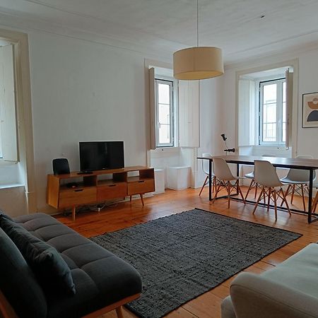 Stunning Apartment Near Chiado ลิสบอน ภายนอก รูปภาพ